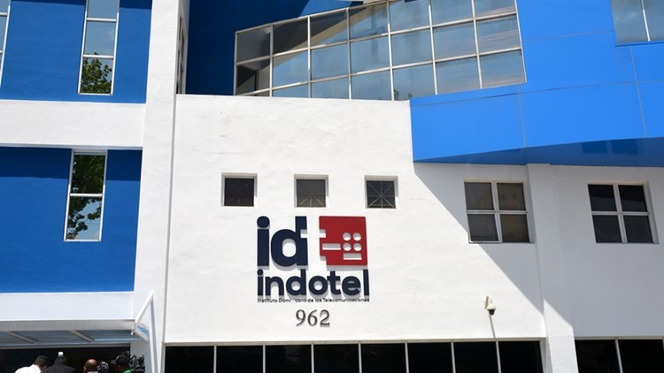 El presidente de Indotel se reunió con el director Elvis Vásquez de UERS