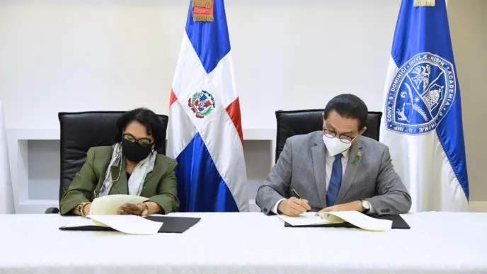 Ministro de SP doctor Rivera firmo un acuerdo para losPasantes de psicología de la UASD trabajarán en la prevención de la salud mental