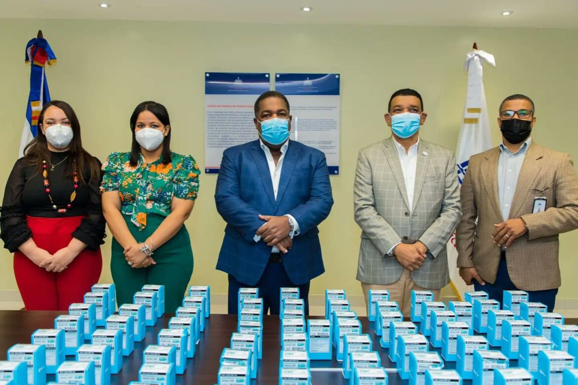 El Gabinete de Política Social, que coordina Tony Peña, entregó al INCART una donación de medicamentos por un monto de 14 millones de pesos