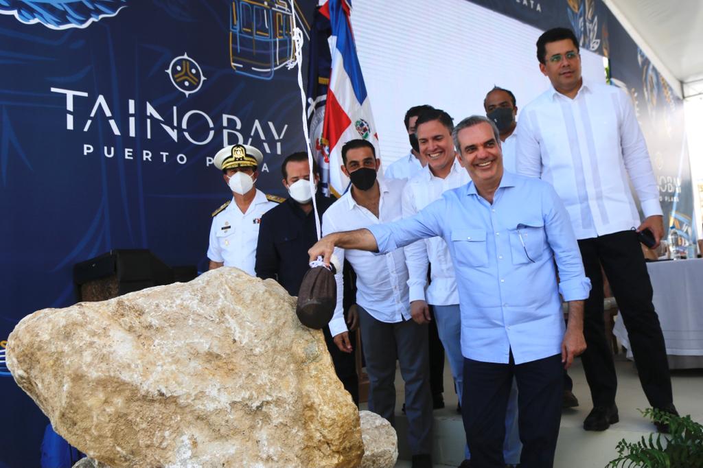 Presidente Abinader inaugura el Muelle Turístico Puerto Plata Taíno Bay con inversión de 80 millones de dólares y recibe primer crucero con 1,700 turistas