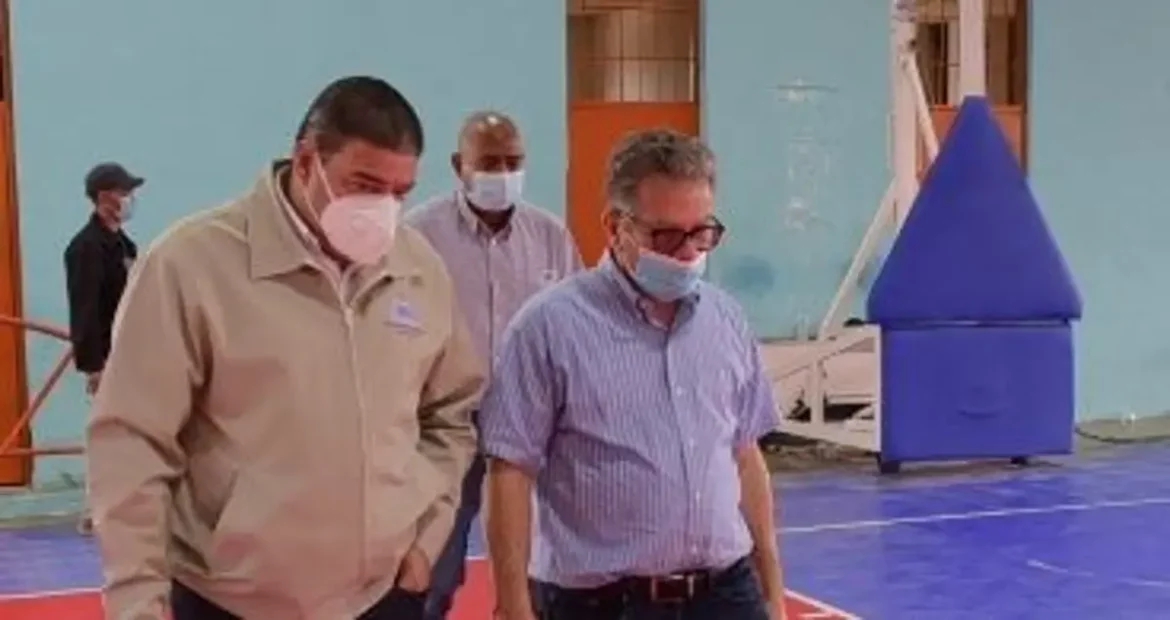 El ministro de Deportes y Recreación, Francisco Camacho supervisa obras en remodelación en la provincia Duarte