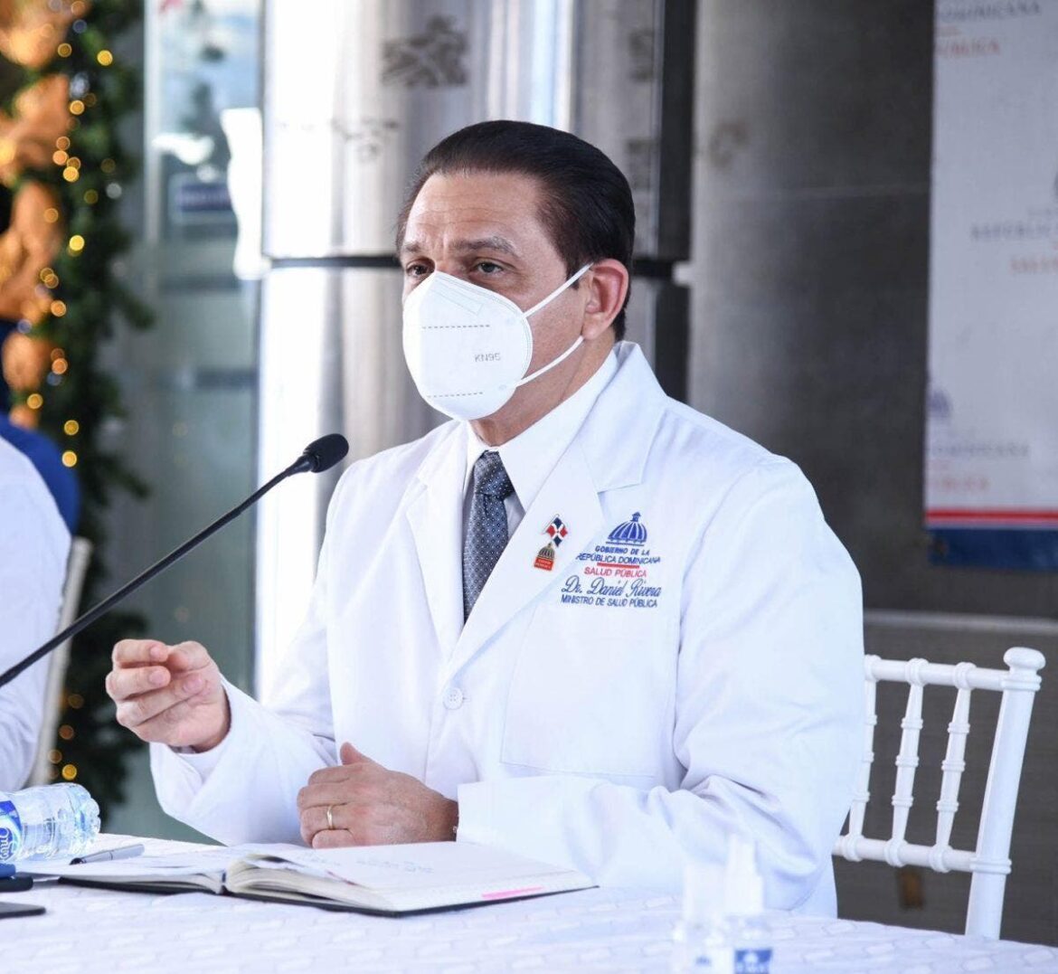 Ministro de Salud Pública, Daniel Rivera dijo que la decisión del presidente de levantar las restricciones no quiere decir que se acabo la pandemia
