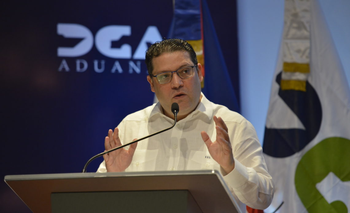 El director general de Aduanas, Eduardo (Yayo) Sanz Lovatón, aclaró. “Las pacas son una realidad y no estamos en contra de ellas ni de su concepto”
