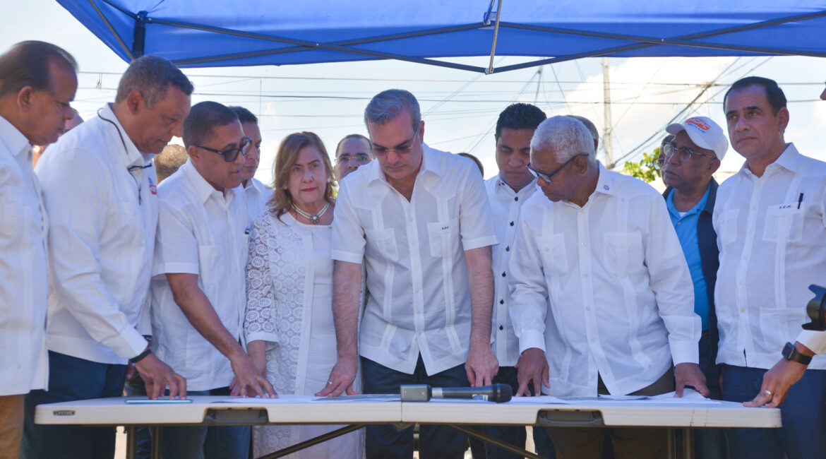 Presidente Luis Abinader encabeza vasto plan de asfaltado en la provincia La Vega