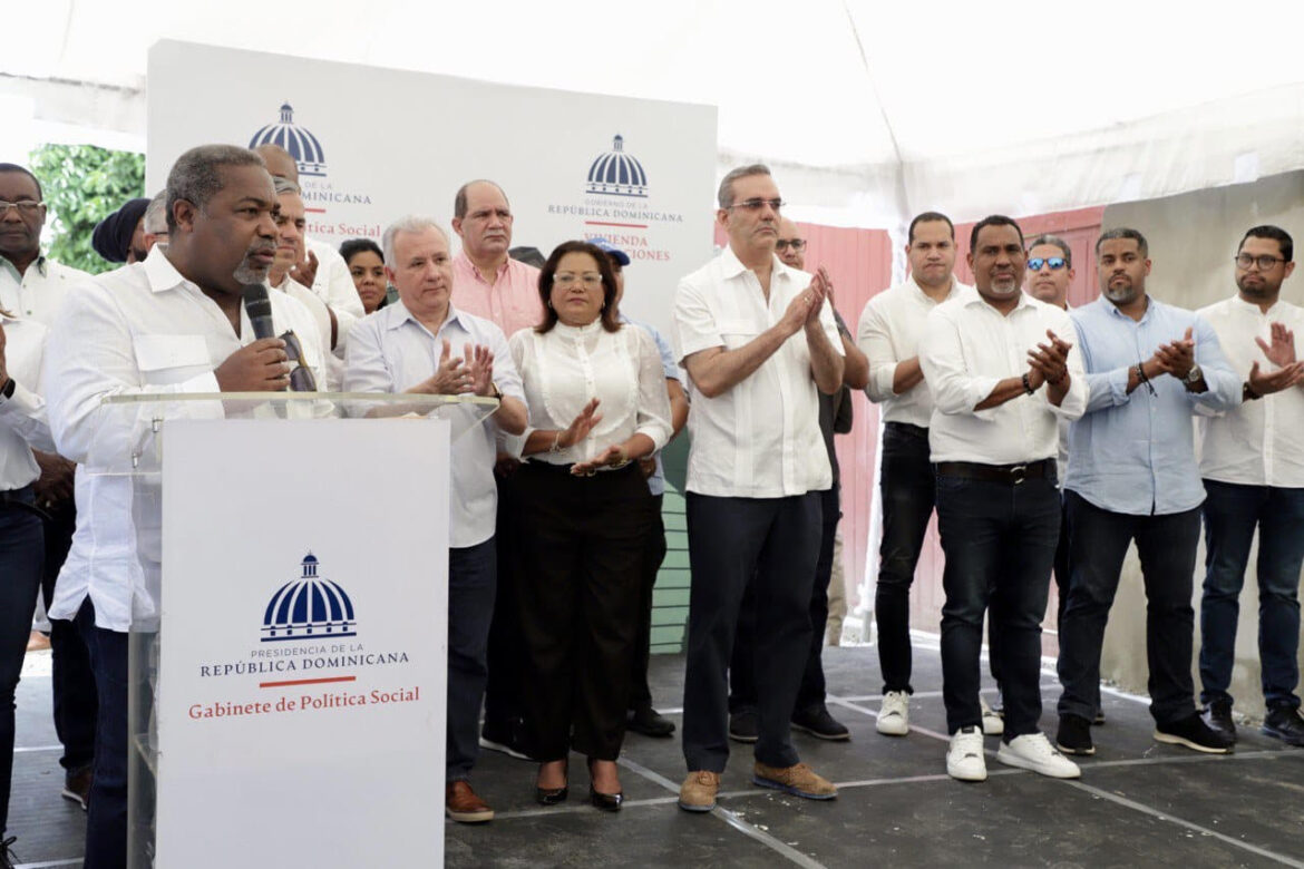 Presidente Luis Abinader y Tony Peña inician ejecución de programas sociales en Los Alcarrizos