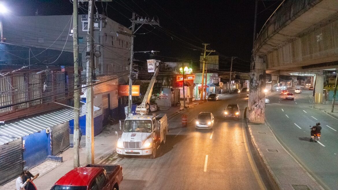 ASDN inicia alumbrado de toda la avenida Hermanas Mirabal para fortalecer seguridad ciudadana