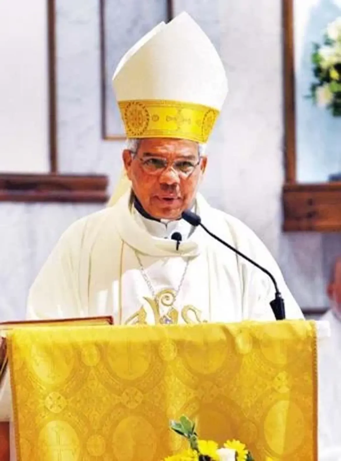 Abinader condecoró al arzobispo Ozoria con la Orden al Mérito Naval