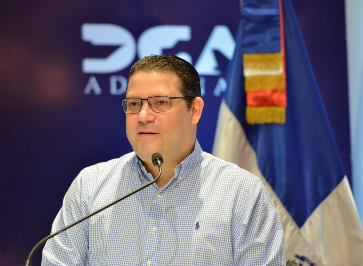 Aduanas resalta logros en dos años de gestión Director Sanz Lovatón