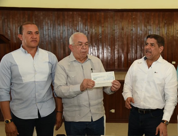 Banco Agrícola comprará la deuda de los agricultores del valle de San Juan de la Maguana de manera individual