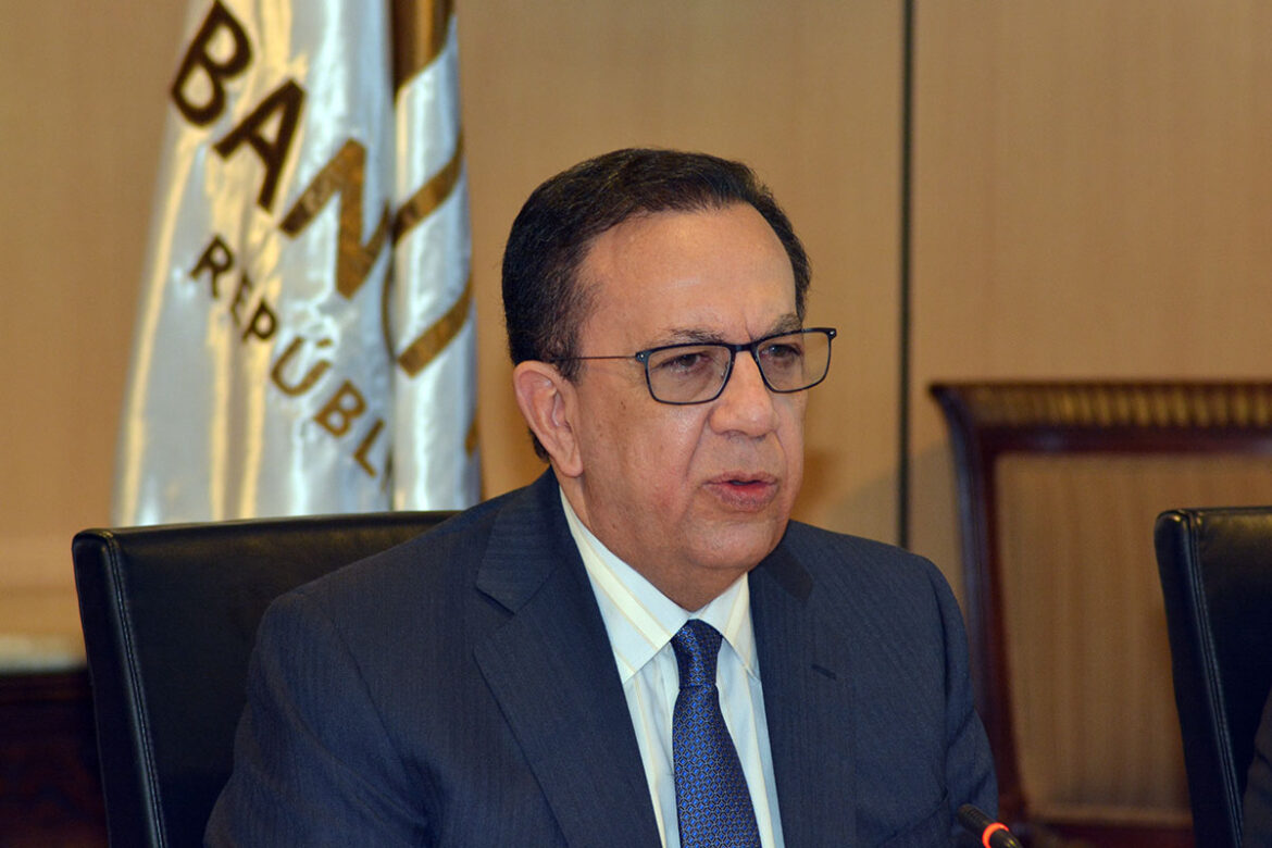El gobernador del organismo, Héctor Valdez Albizu dijo generadores de divisas aportarán US$35,000 MM