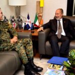 Ministro de Defensa recibe visita del embajador de Italia en el país