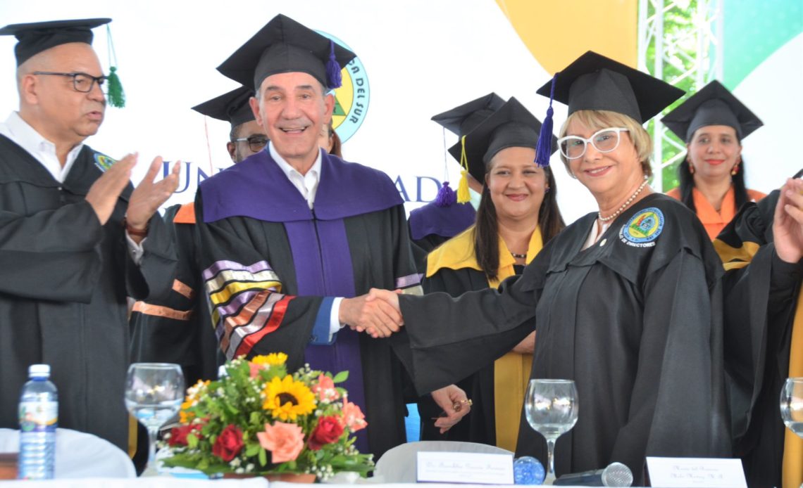 Ministro de Educación Superior  encabezó la Sexagésima Graduación de UTESUR