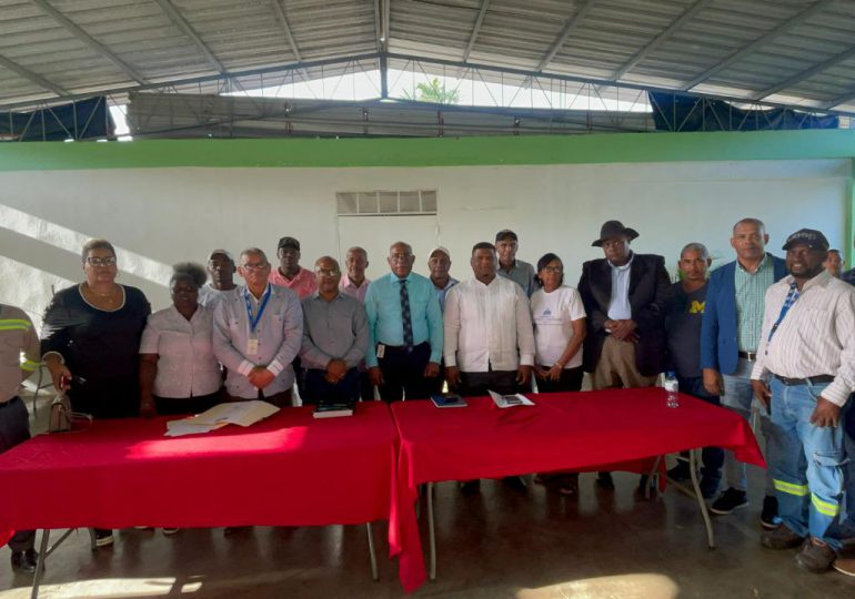Edeeste se reúne con autoridades de La Cuaba para mejoría del servicio