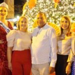 Ayuntamiento de Puerto Plata encienden el árbol navideño