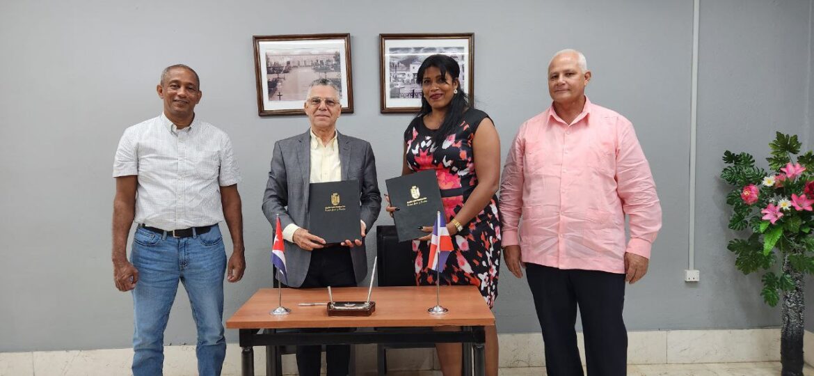 Ayuntamiento SDE inicia colaboración cultural con Santiago de Cuba