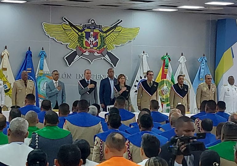 Vicepresidenta Raquel Preña encabeza graduación 5,295  militares