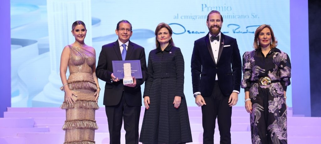 Mirex entrega premio  Emigrante Dominicano al médico Rubén Peralta