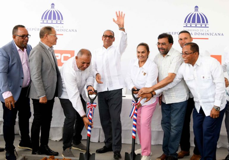 MOP invierte ocho mil millones de pesos en la provincia Duarte