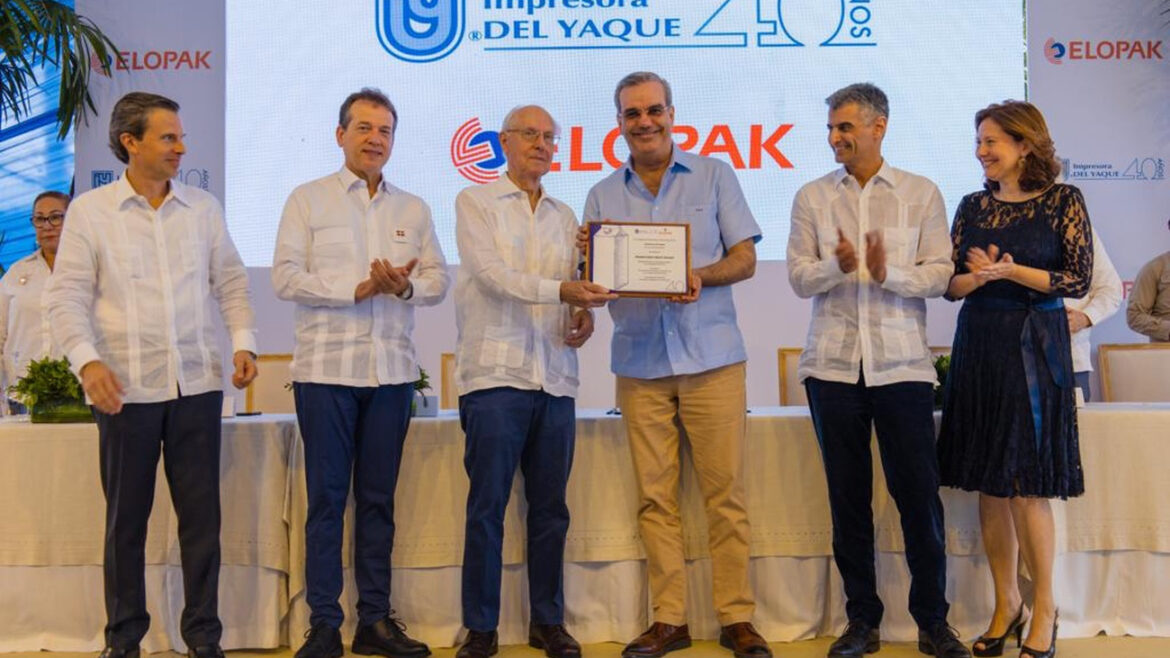 Presidente Abinader asiste a aniversario Impresora del Yaque