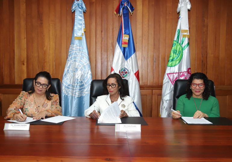 CONANI y UNFPA firman convenio sobre Prevención del Embarazo