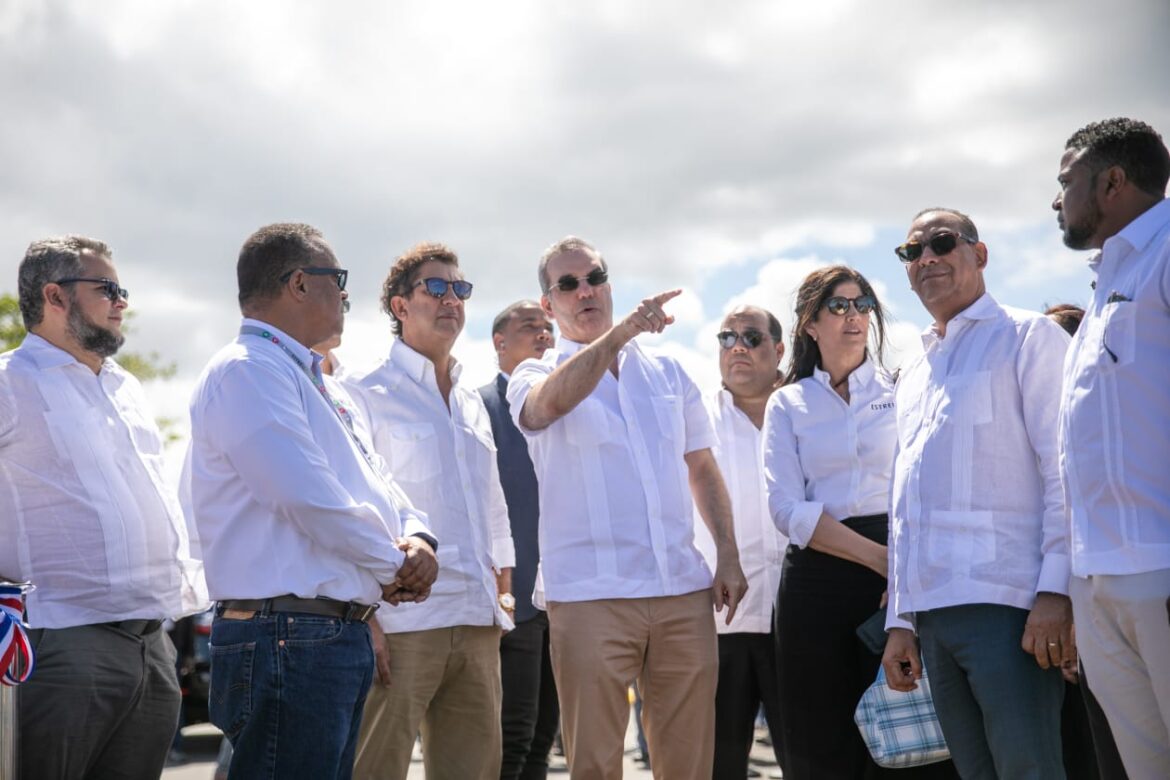 Presidente Abinader inaugura cuatro obras en Hato Mayor y El Seibo