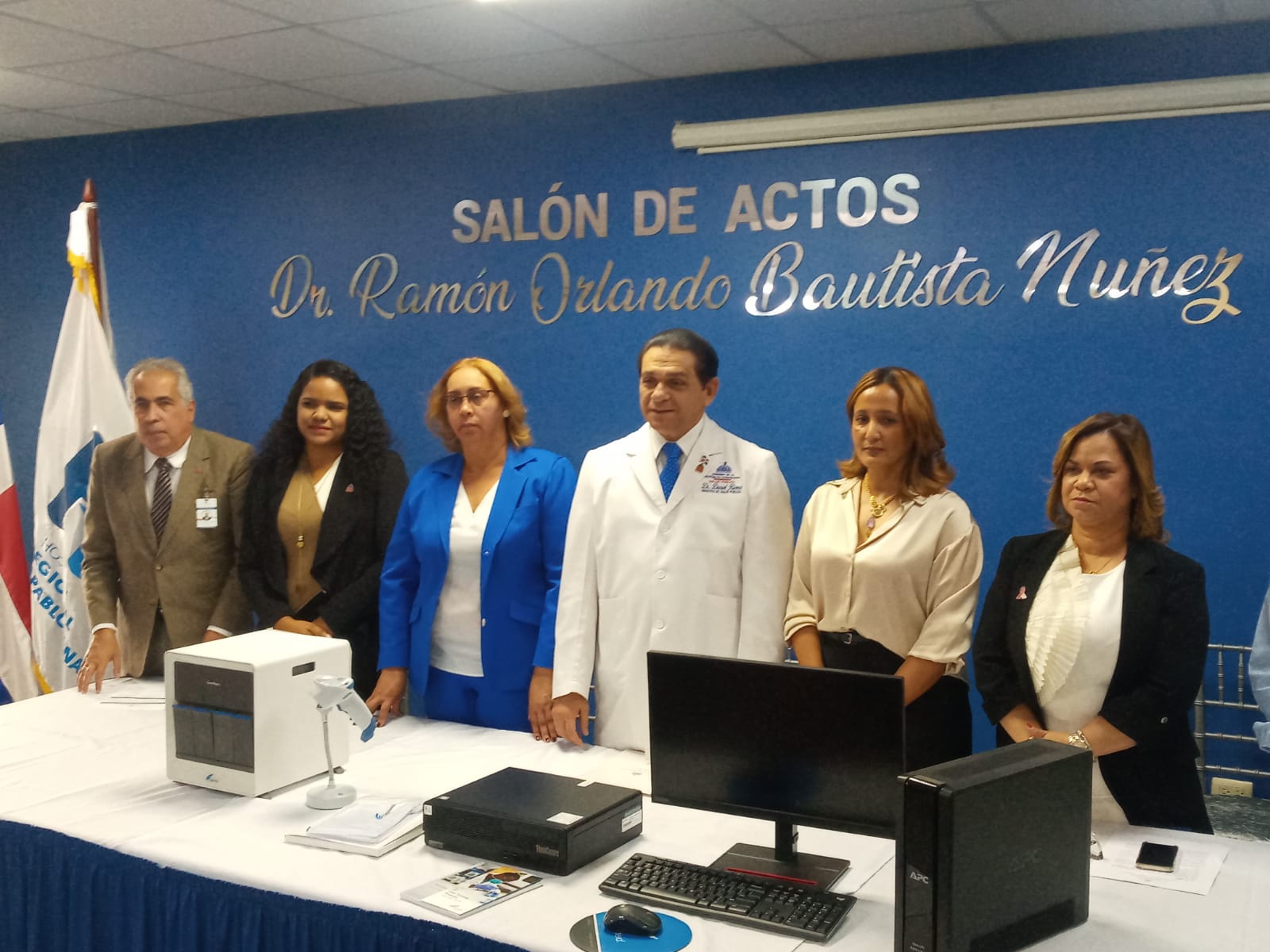 Entregan equipos diagnósticos al Hospital Regional Juan Pablo Pina