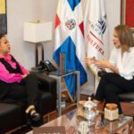 Milagros Germán recibe visita de Ángela Carrasco en el Ministerio de Cultura