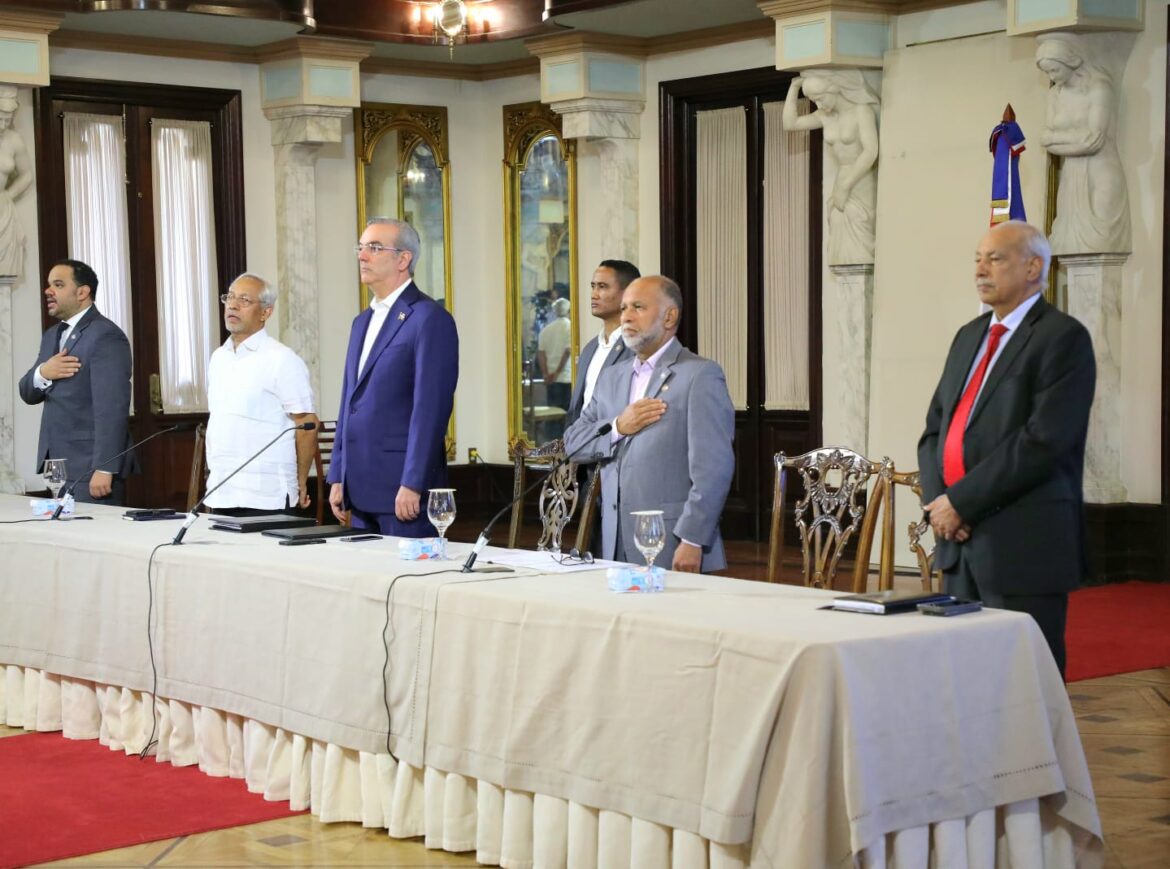 Presidente Abinader encabezó acuerdo histórico MINERD  y ADP