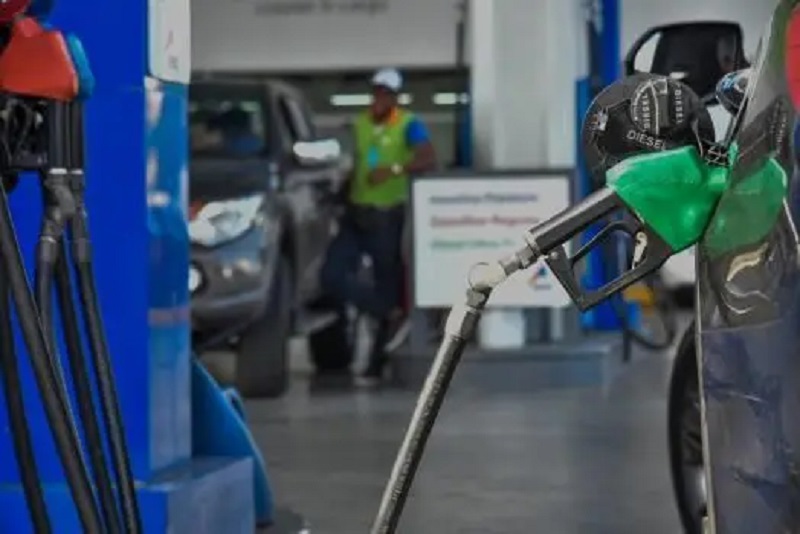 Gobierno autoriza no modificar precios de combustibles
