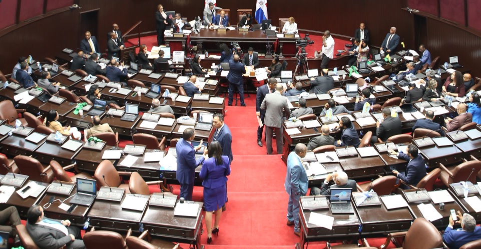 Cámara de Diputados aprueba elevar a municipio al distrito municipal La Victoria