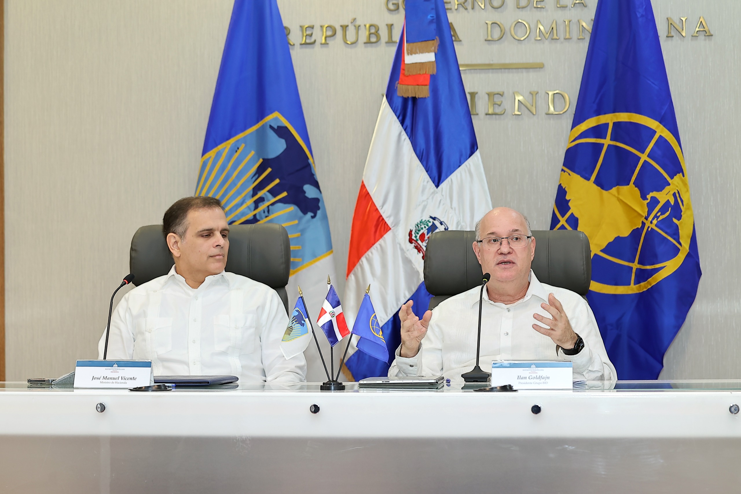 El ministro de Hacienda y el presidente del Grupo BID dan “banderazo de inicio” a las Reuniones Anuales 2024