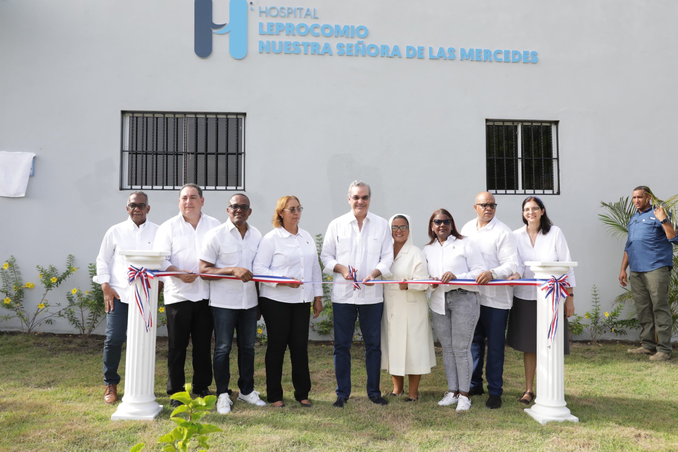 Abinader inaugura Centro Tecnológico JFPG en Haina 