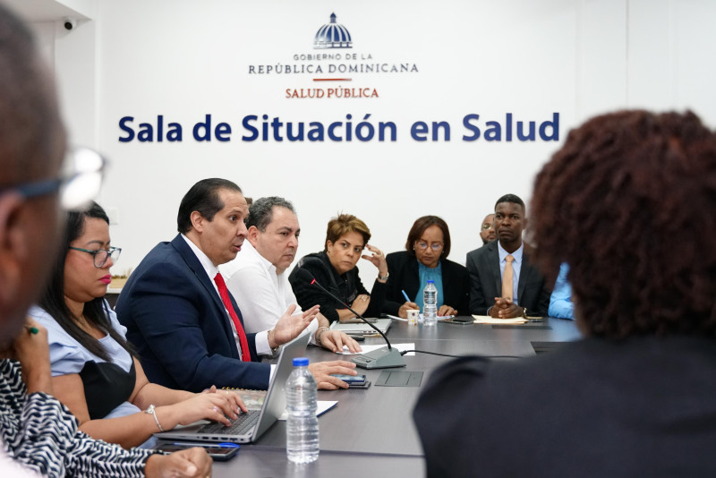 Ministro asegura aumento salarial beneficiará a casi todo el personal del sector salud