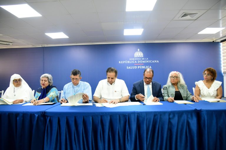 Ministerio de Salud firma nueve convenios con ASFL del sector