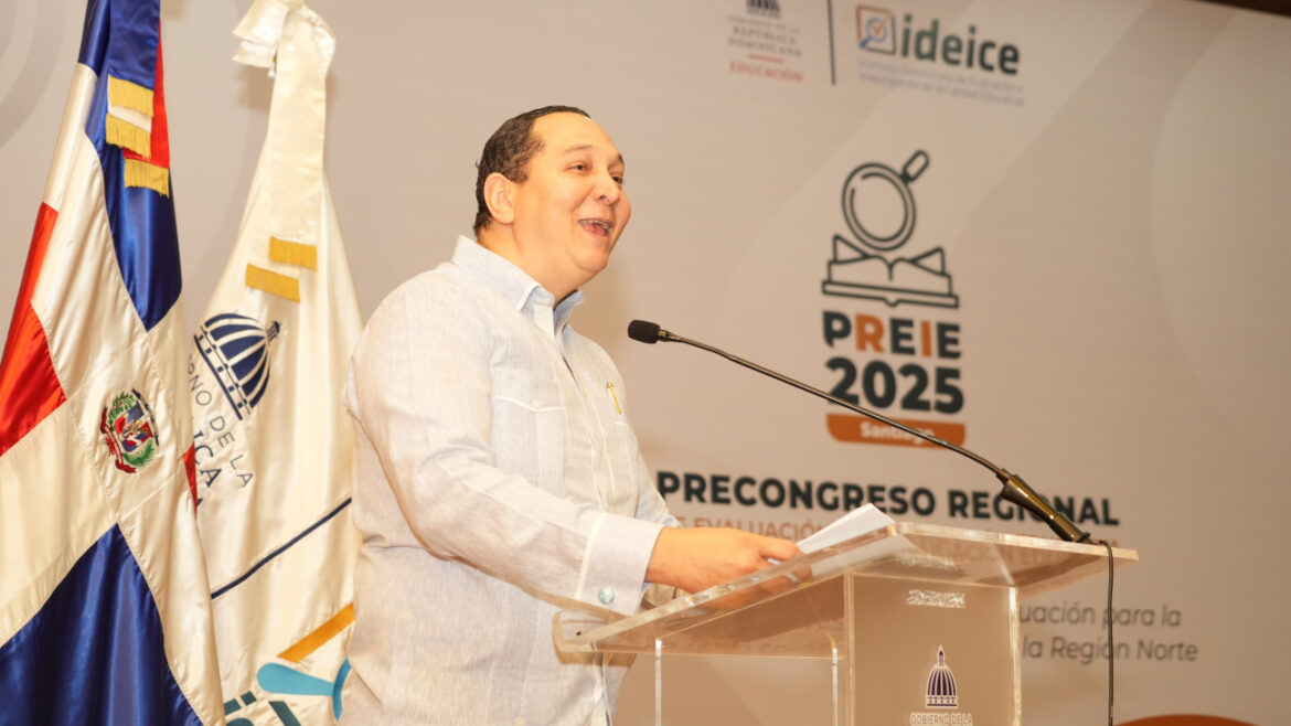Ideice celebra precongreso regional en Santiago; director resalta poder transformador de la investigación educativa