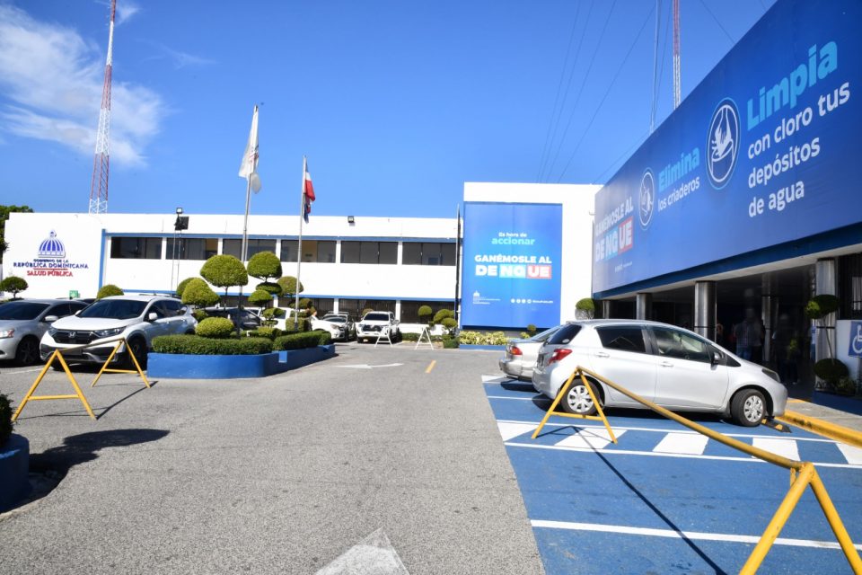 Ministerio de Salud es reconocido con el premio 2025 WHL Organizationial Excellence Arwards
