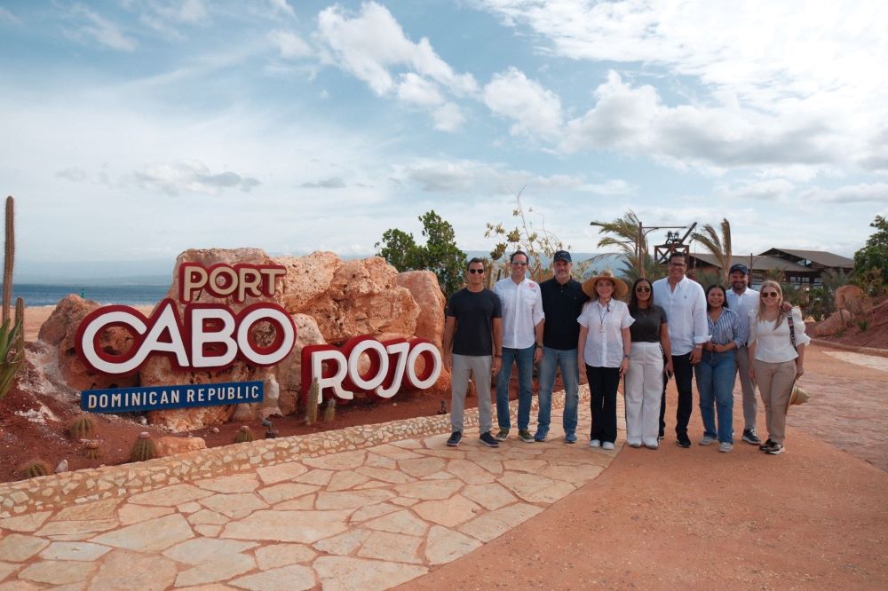 Carolina Mejía elogia al Consorcio Cabo Rojo como socio del gobierno para el turismo en Pedernales