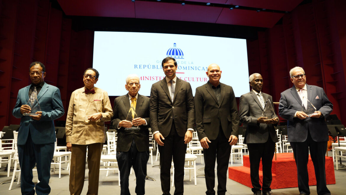 Cultura rinde homenaje a padres dominicanos con méritos artísticos