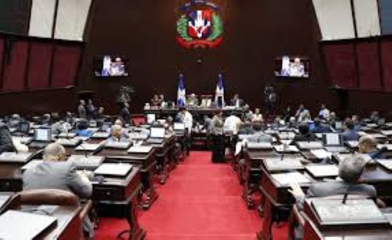 Diputados aprueban ley sobre Tráfico Ilícito de Migrantes y Trata de Personas, cuya pena en lo adelante sería de 40 años de prisión