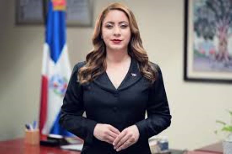 Gloria Reyes informa incluyen tres mil niños discapacitados en fondo Supérate