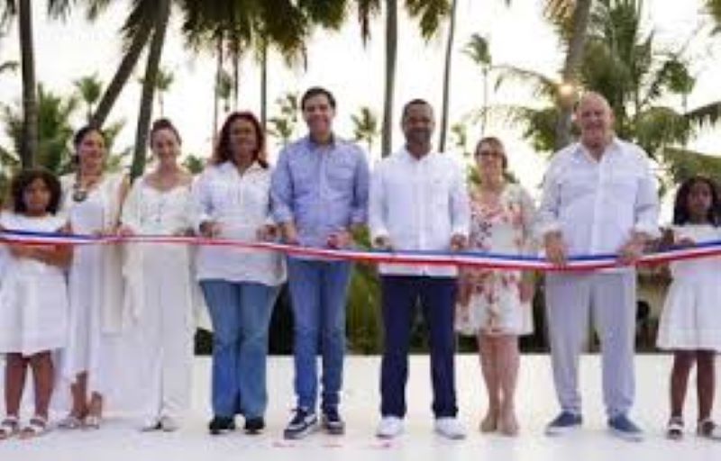 Ministerio de Turismo remozará la playa, construirá parques y un malecón en Boca Chica