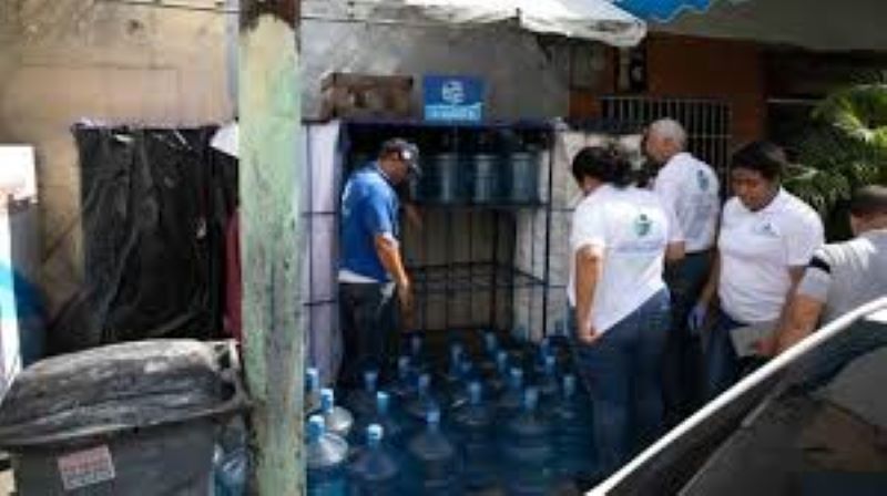 Pro Consumidor asegura 80% de los negocios han dejado de poner botellones en el sol