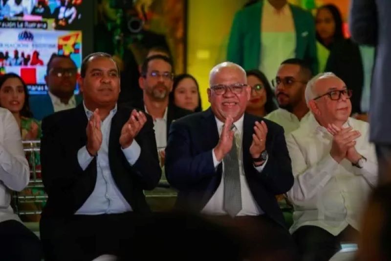 Director General Promipyme Fabricio Gómez Mazara asiste acto “República de Ideas”