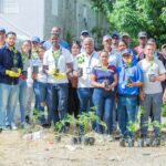 Ministerio de la Juventud realiza jornada de recuperación de área verde conel programa EcoJuventudes en Santiago  