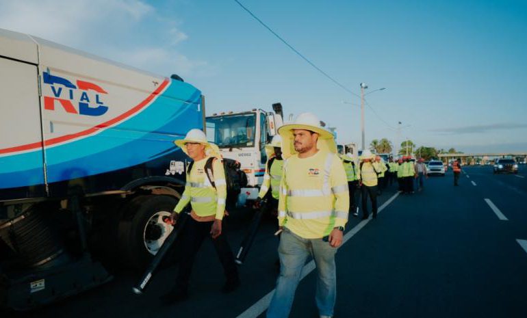 RD VIAL: Carreteras Limpias impacta la región Sur con intervención en la Autopista 6 de Noviembre