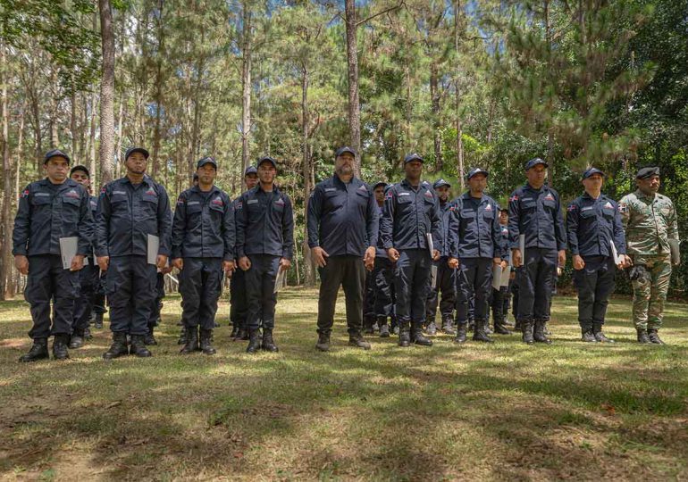 Medio Ambiente certifica a 44 guardaparques en curso especializado en áreas protegidas y manejo ambiental