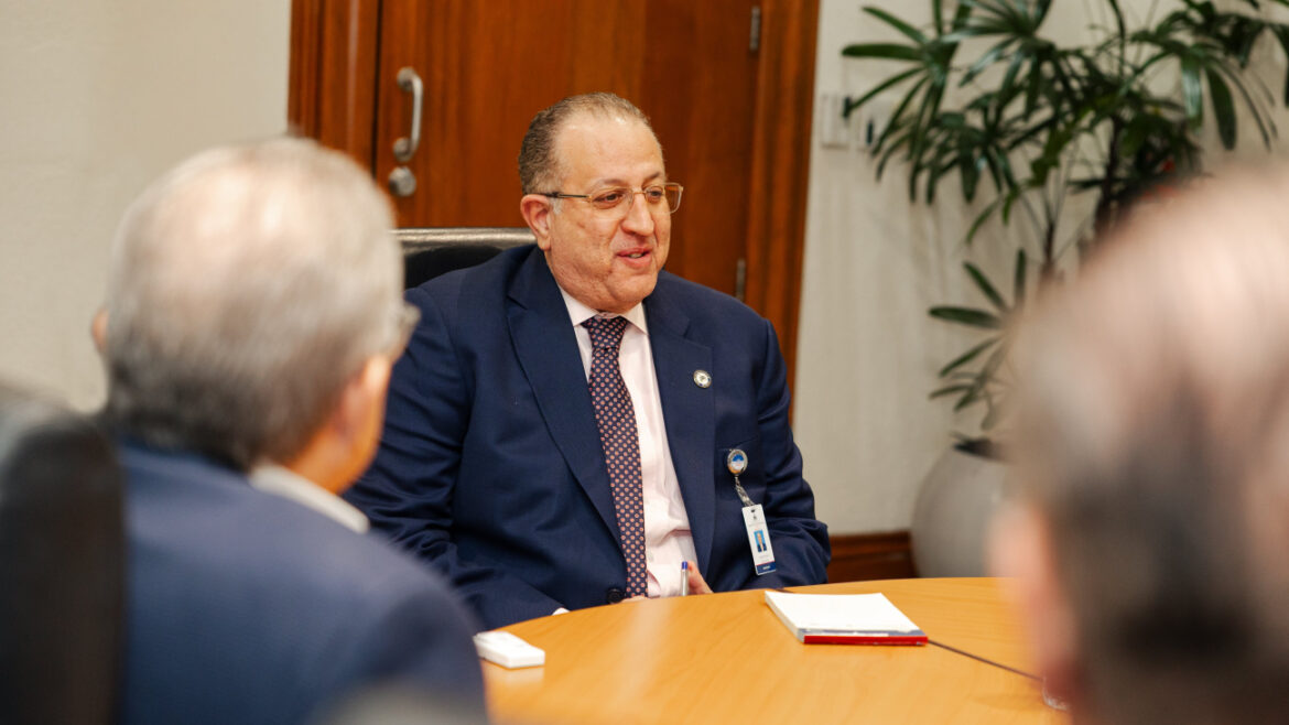 El ministro de Hacienda y Economía se reúne con la ONEC