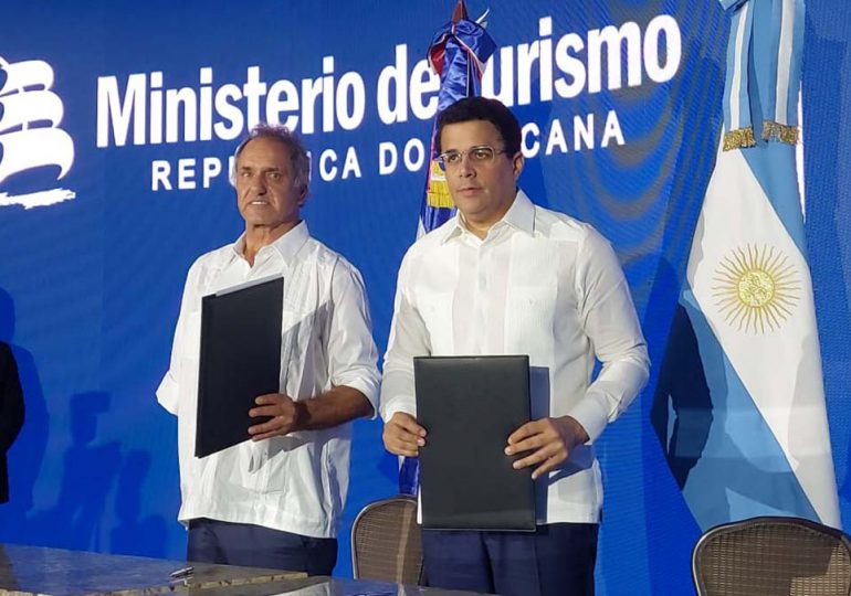 República Dominicana y Argentina firman acuerdo para fortalecer intercambio turistico