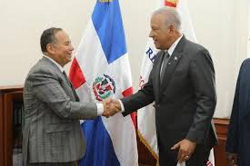 Andrés Bautista, juramentó  a Carlos Alberto Caminero Sánchez como Director de Presidente