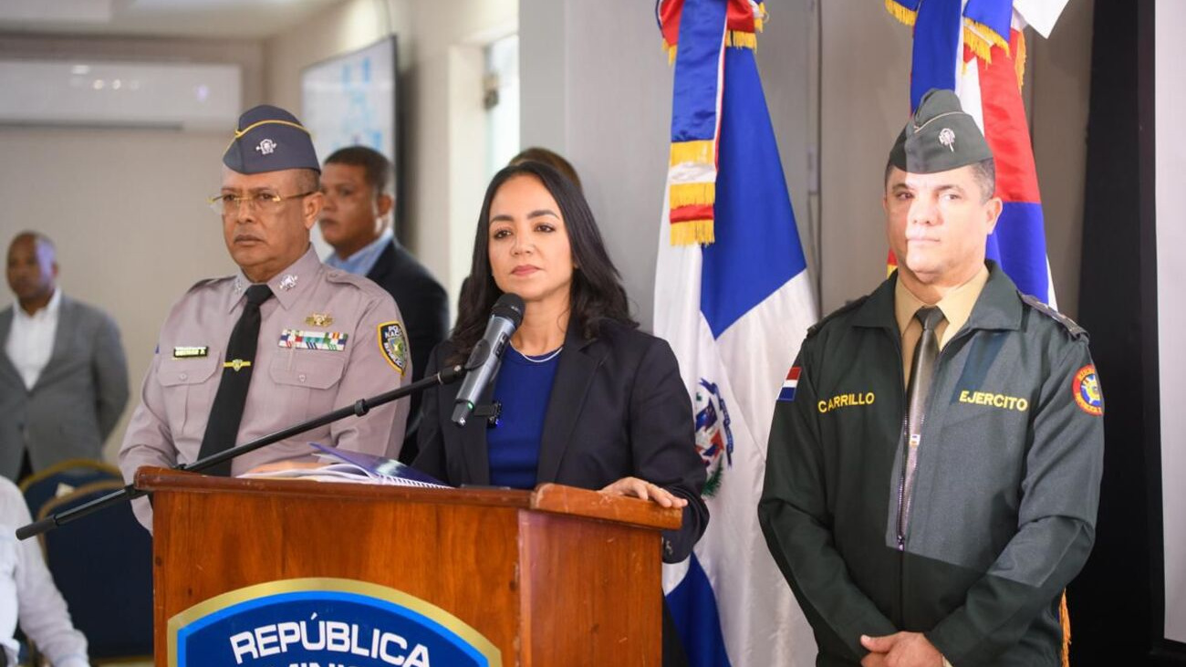  Ministra Faride Raful, Fuerza de Tarea Conjunta intensificará acciones para el retiro de armas ilegales